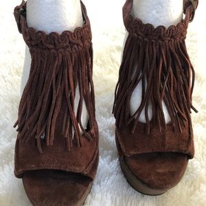 SUEDE FRINGED Wedge Platform Sandals by Carlos - Soooo pretty & versatile!🌷